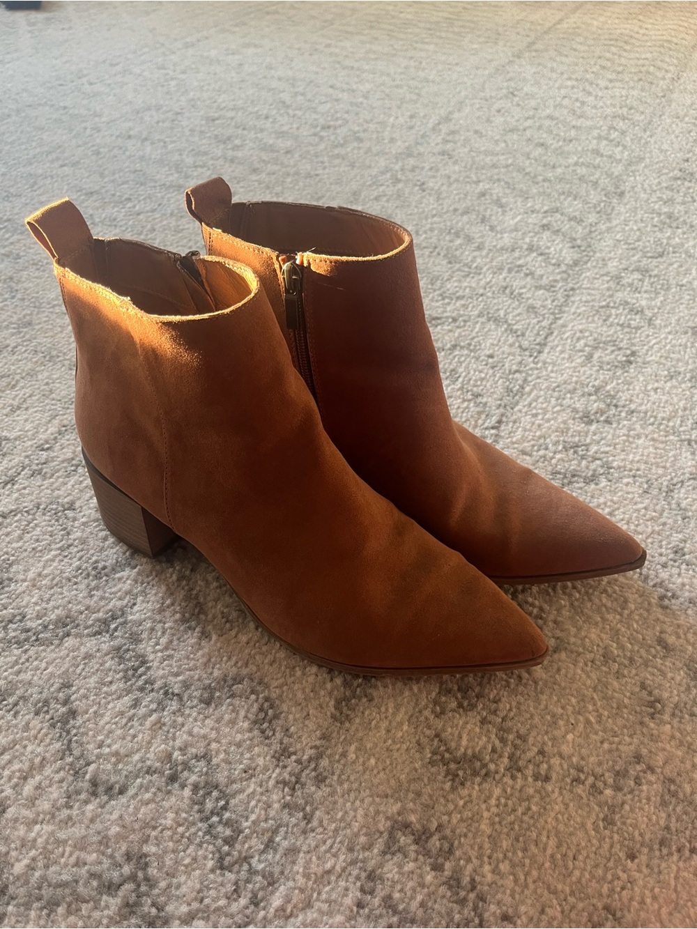 Universal Thread Women’s brown boots size 9.5
